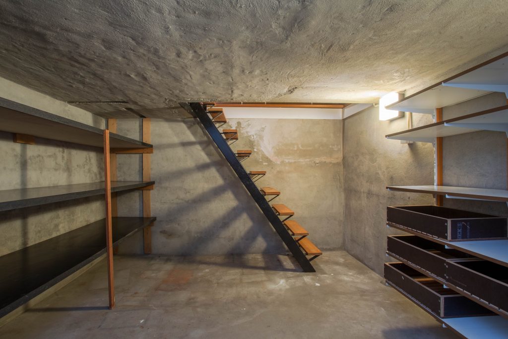 basement waterpfooring