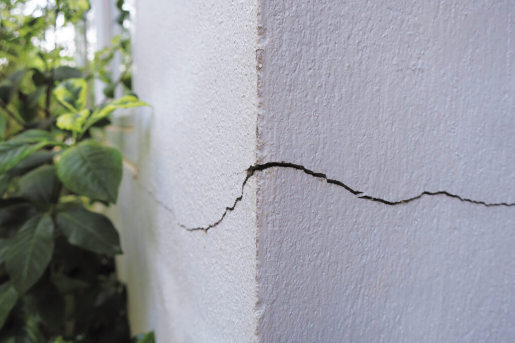 crack in home's foundation